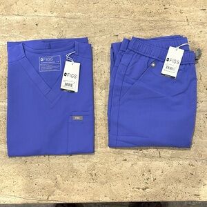 FIGS Scrub set. Medium. Purple.